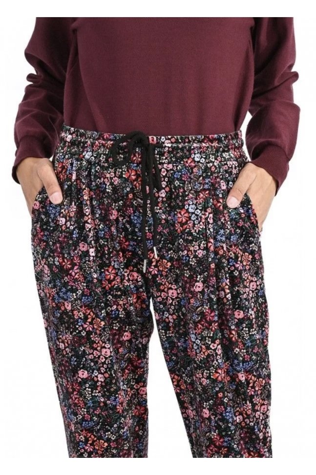 PANTALON ESTAMPADO FLORAL PANTALON ESTAMPADO FLORAL