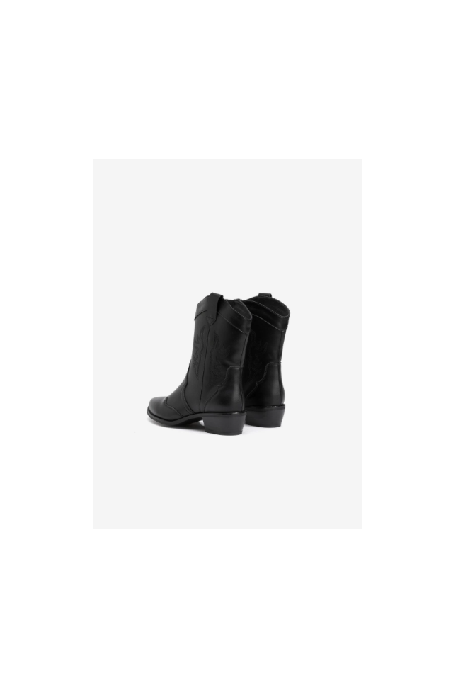 BOTA COWBOY CON PESPUNTES BOTA COWBOY CON PESPUNTES
