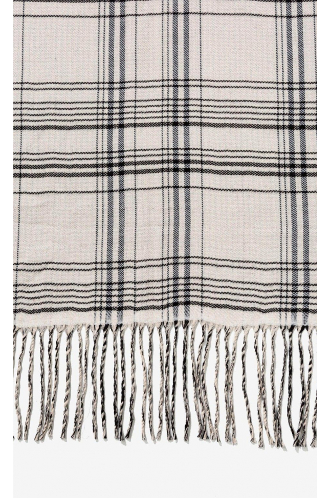 BUFANDA CON DETALLE DE FLECOS