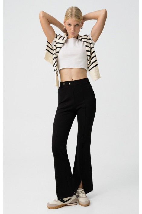 LEGGINS CON PIERNA FLARE 2