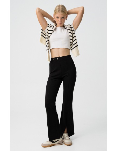 LEGGINS CON PIERNA FLARE