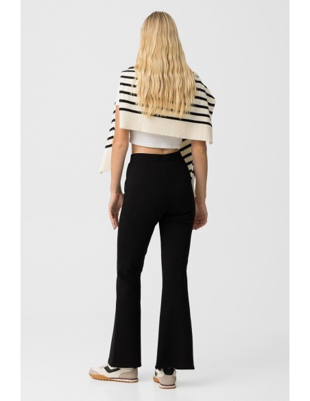 LEGGINS CON PIERNA FLARE