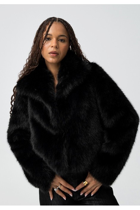 ABRIGO CORTO CON PELO