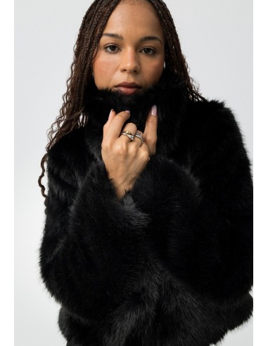 ABRIGO CORTO CON PELO ABRIGO CORTO CON PELO