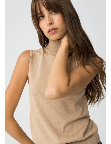 TOP SIN MANGAS CECILIA