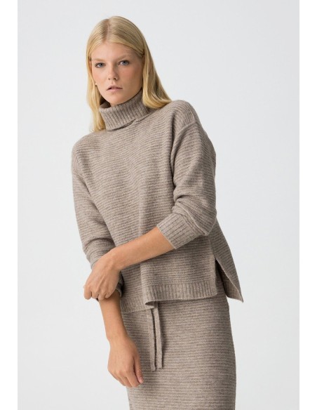 JERSEY REGULAR FIT CON CANALÉ