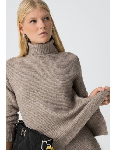 JERSEY REGULAR FIT CON CANALÉ