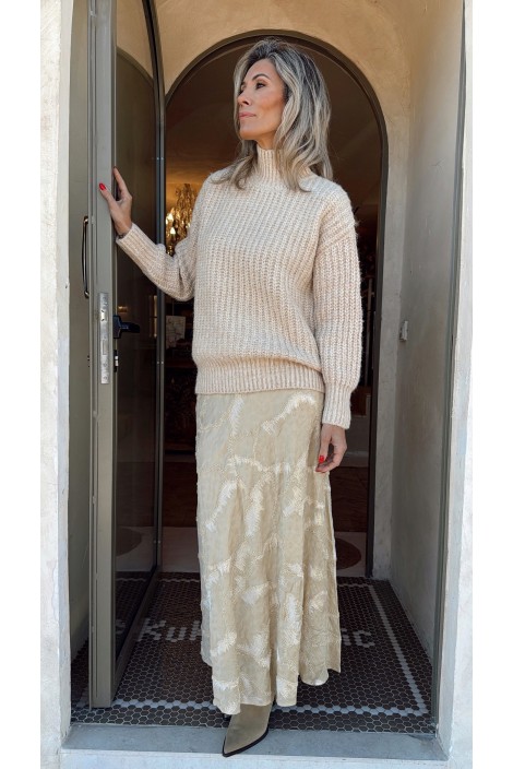 FALDA LARGA BORDADA CON PEDRERIA