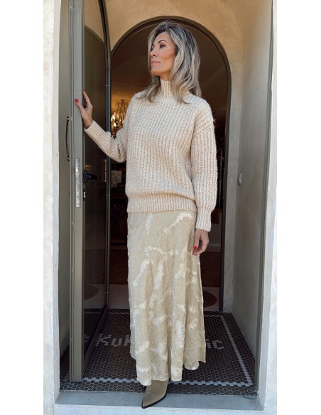 FALDA LARGA BORDADA CON PEDRERIA