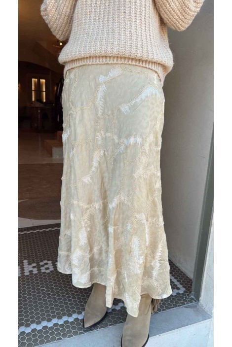FALDA LARGA BORDADA CON PEDRERIA 2