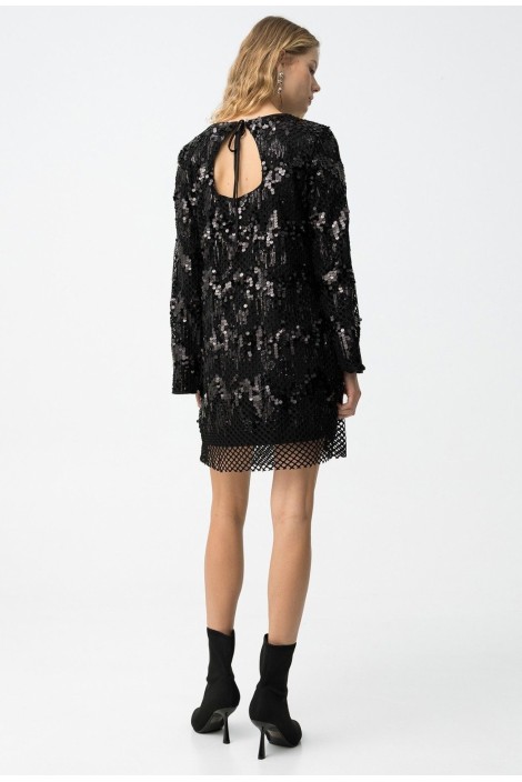 VESTIDO CORTO CON LENTEJUELAS 2