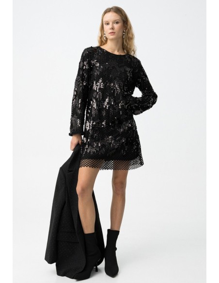 VESTIDO CORTO CON LENTEJUELAS